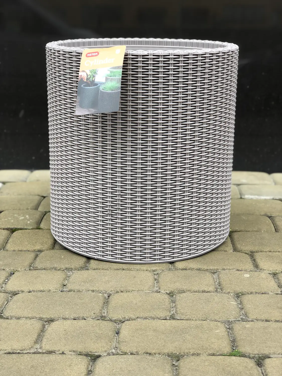 Вазон для вуличних рослин Keter Medium Cylinder Planter круглий 36х36 см (CNT00012164) - фото 3 Вазон для вуличних рослин Keter Medium Cylinder Planter круглий 36х36 см (CNT00012164) - фото 3