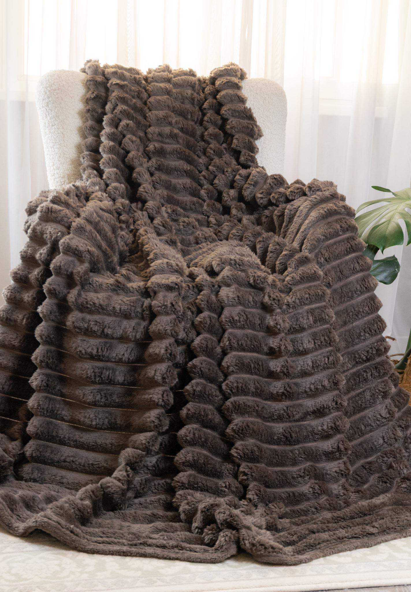 Плед Home Textiles Шарпей 200х230 см Коричневий