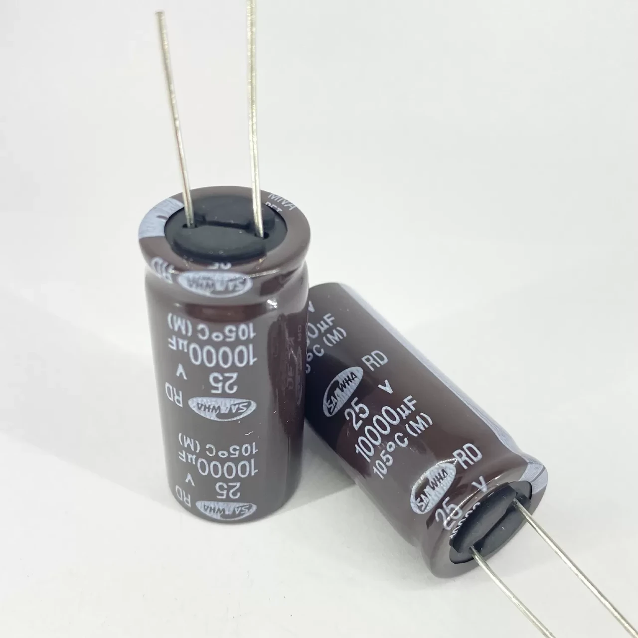 Конденсаторы электролитические SAMWHA 10000 мкф 25V 18x40 мм 105 °C (1965565213)