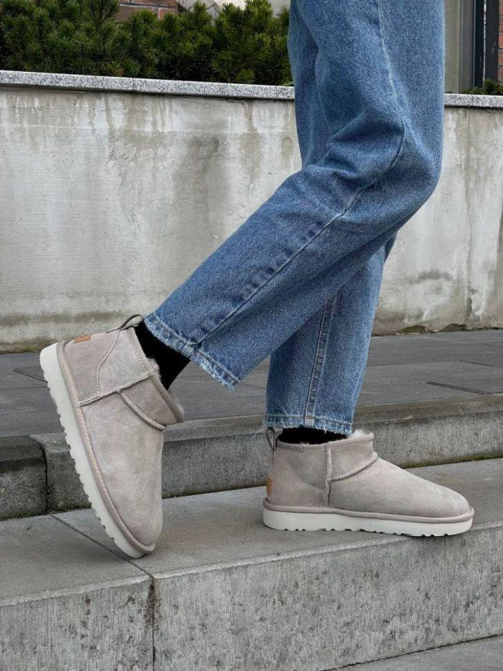 Уги женские UGG Classic Ultra Mini р. 36 Light Grey Suede (12089) - фото 11