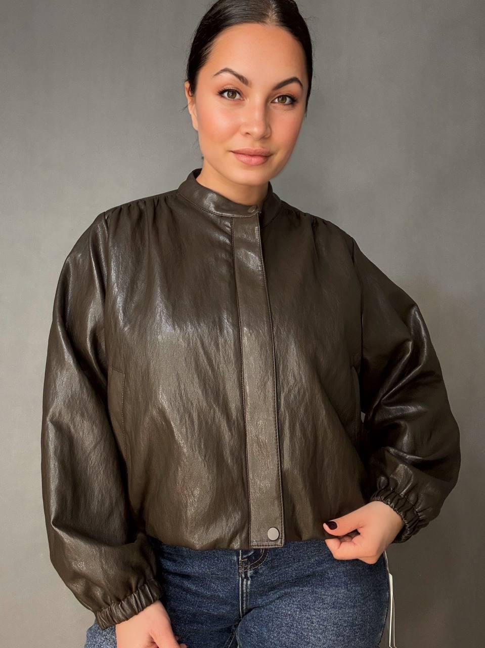 Куртка жіноча Ou Mai 3351 з екошкіри бомбер на блискавці комір-стійка оверсайз XL Коричневий (6446)