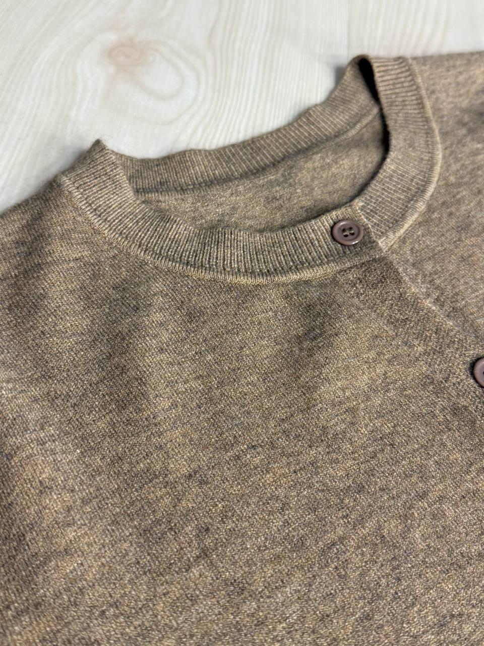 Кардиган женский AN 82896 однотонный на пуговицах универсальный One Size Коричневый - фото 2 Кардиган женский AN 82896 однотонный на пуговицах универсальный One Size Коричневый - фото 2