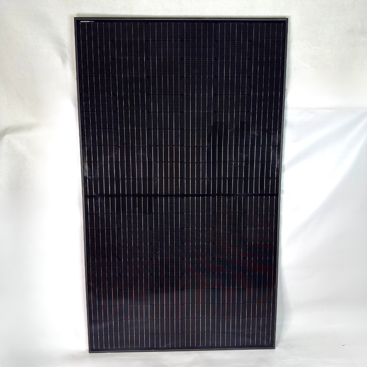 Солнечная монокристаллическая панель с ламинированным стеклом и MC4 разъемами 350Вт (BMA-350W) Солнечная монокристаллическая панель с ламинированным стеклом и MC4 разъемами 350Вт (BMA-350W)