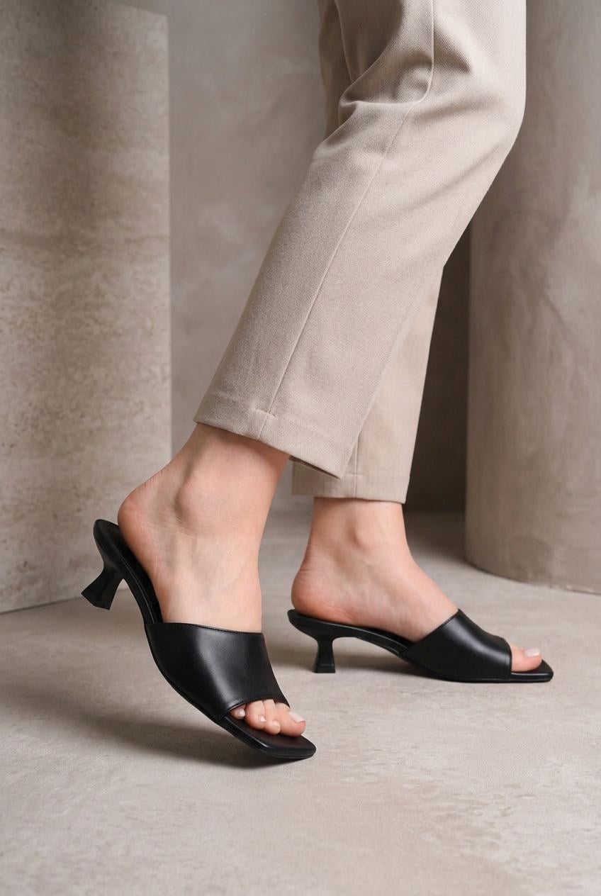 Шлепанцы женские Where Uwear 351206 р. 40 Черный (351206_40)