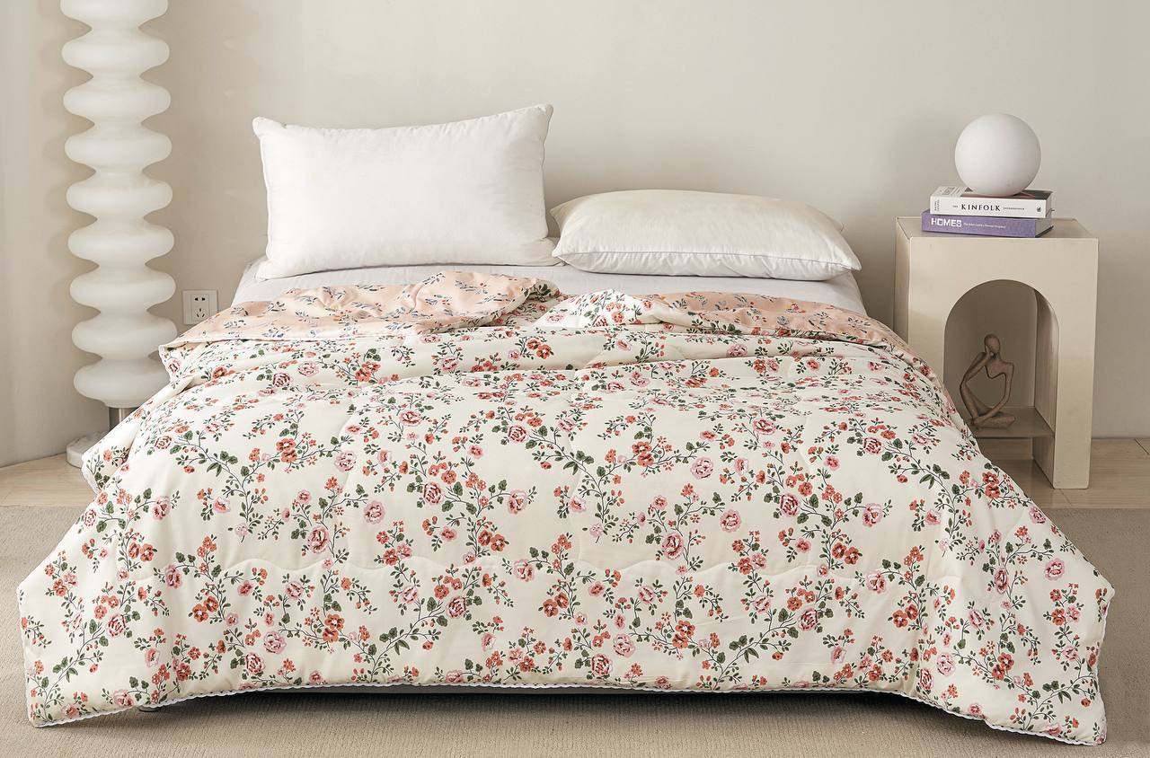 Ковдра в стилі романсу у квіточку 200х230 см Молочний із помаранчевим