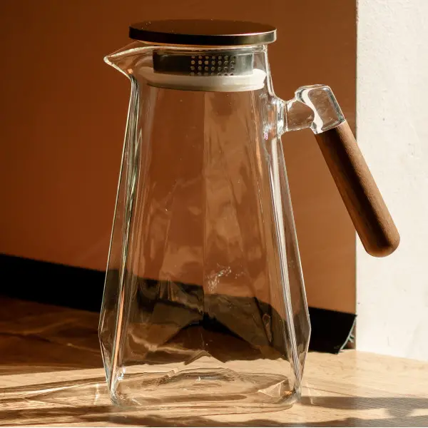 Чайник заварювальний YIWU з боросилікатного скла та дерев'яною ручкою 2 л Прозорий (147-107-HP-34-32) - фото 2 Чайник заварювальний YIWU з боросилікатного скла та дерев'яною ручкою 2 л Прозорий (147-107-HP-34-32) - фото 2