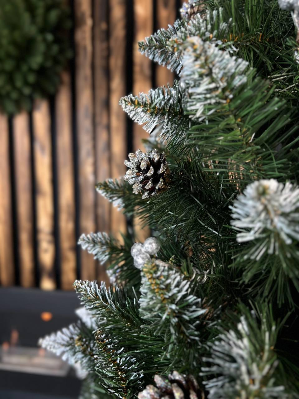 Искусственная елка заснеженная Элитная с шишками и серебряной калиной 2 м Зеленый (YA678218) - фото 4 Искусственная елка заснеженная Элитная с шишками и серебряной калиной 2 м Зеленый (YA678218) - фото 4