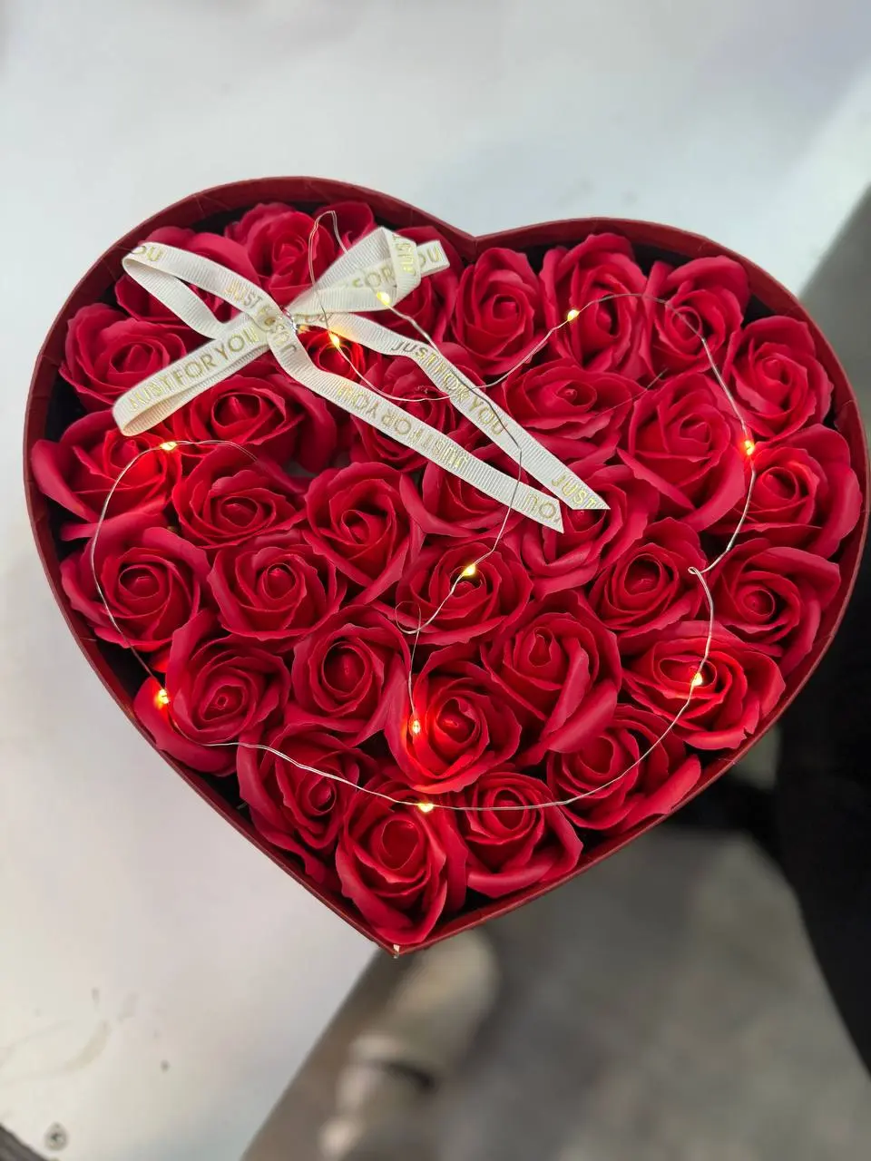 Подарунковий набір мильних троянд у коробці-серці з LED-підсвіткою Червоний Подарунковий набір мильних троянд у коробці-серці з LED-підсвіткою Червоний