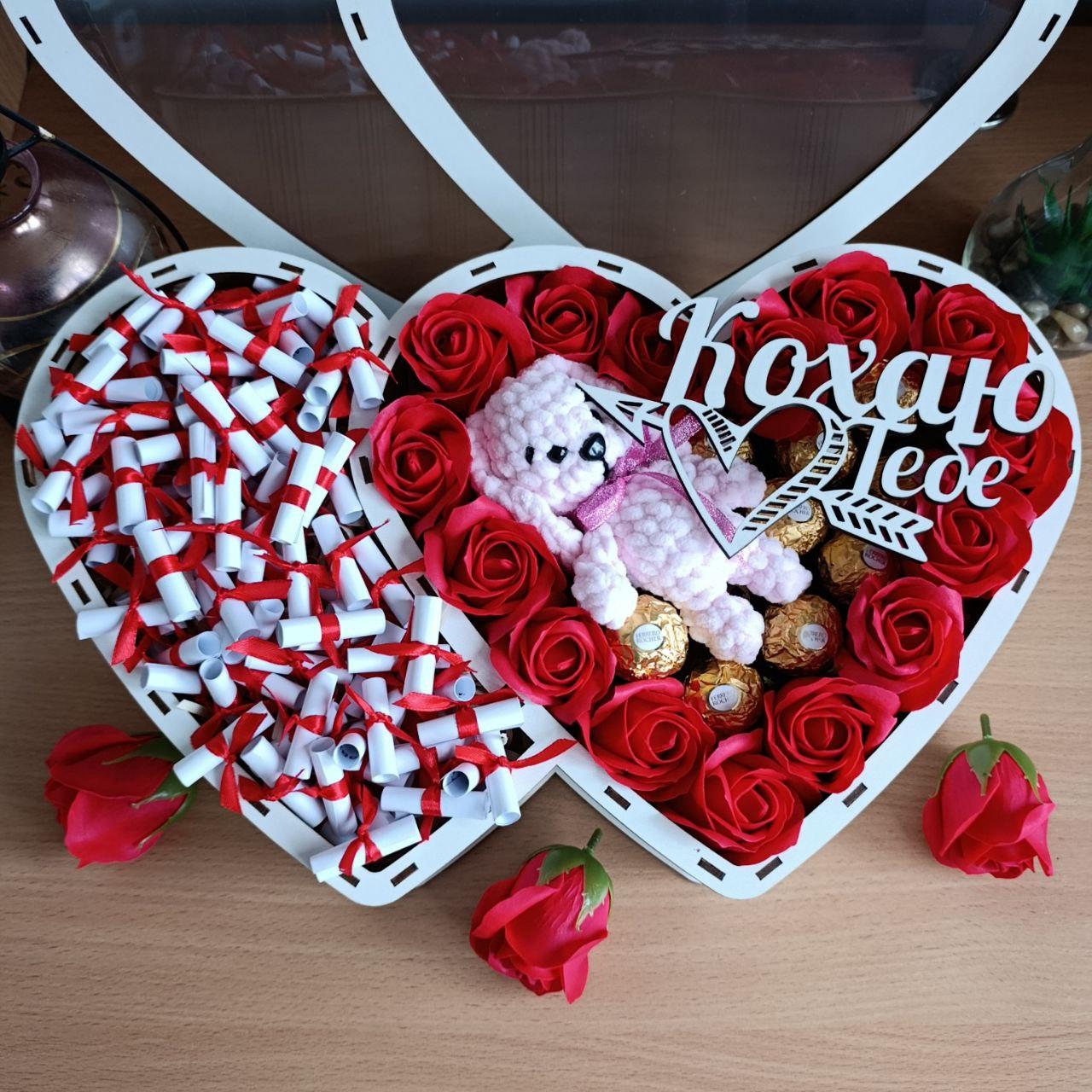 Подарочный бокс для девушки с мягкой игрушкой конфетами и 101 причиной Почему я тебя люблю (ar150) Подарочный бокс для девушки с мягкой игрушкой конфетами и 101 причиной Почему я тебя люблю (ar150)