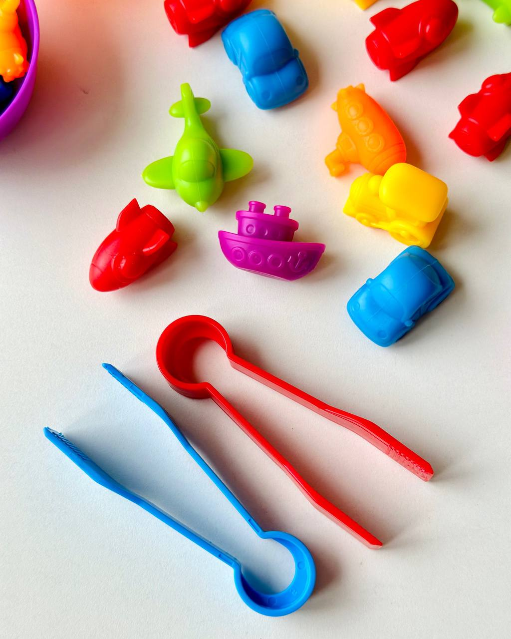 Развивающая игра Сортер Монтессори по цвету FD2188 с пинцетами и тарелочками Транспорт (1905286894) - фото 7 Развивающая игра Сортер Монтессори по цвету FD2188 с пинцетами и тарелочками Транспорт (1905286894) - фото 7