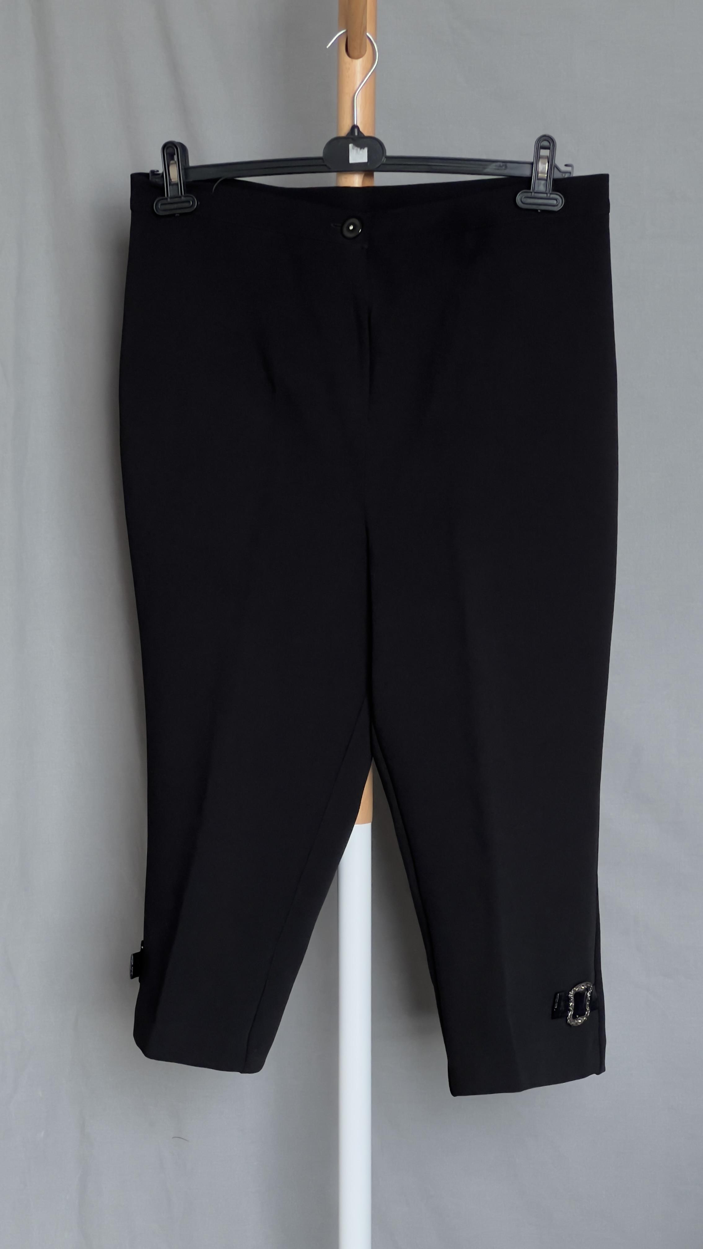 Капрі Mirolia з декоративним елементом 4XL Чорний (4477456)