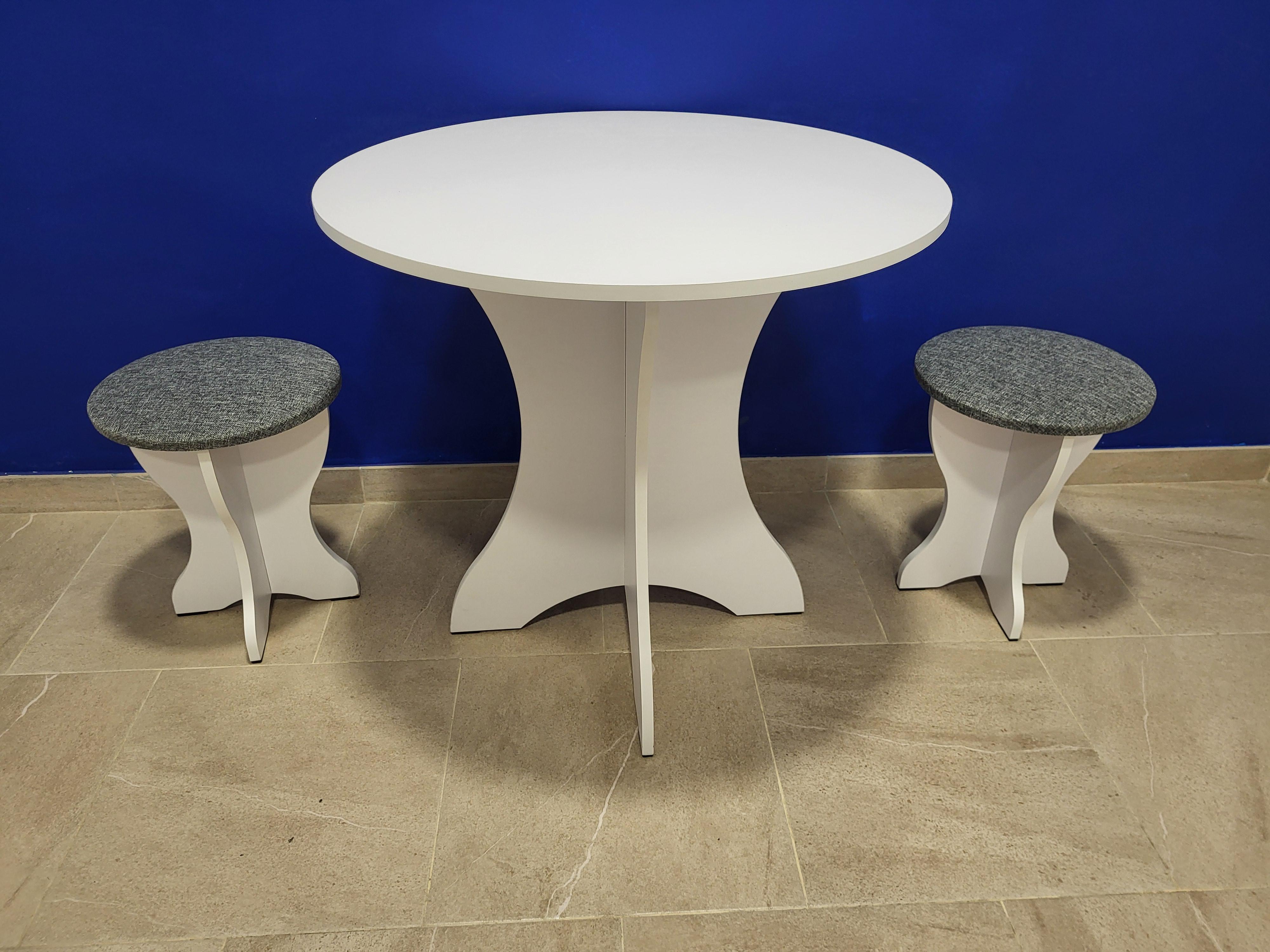 Стол круглый и 2 табурета Боярин ДСП/ткань Белый/Шотландия-К грей (S2T-B-TSKG)