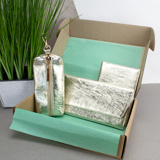 Подарочный набор для женщин №92 кошелек Leona/обложка на паспорт/ключница Золотой