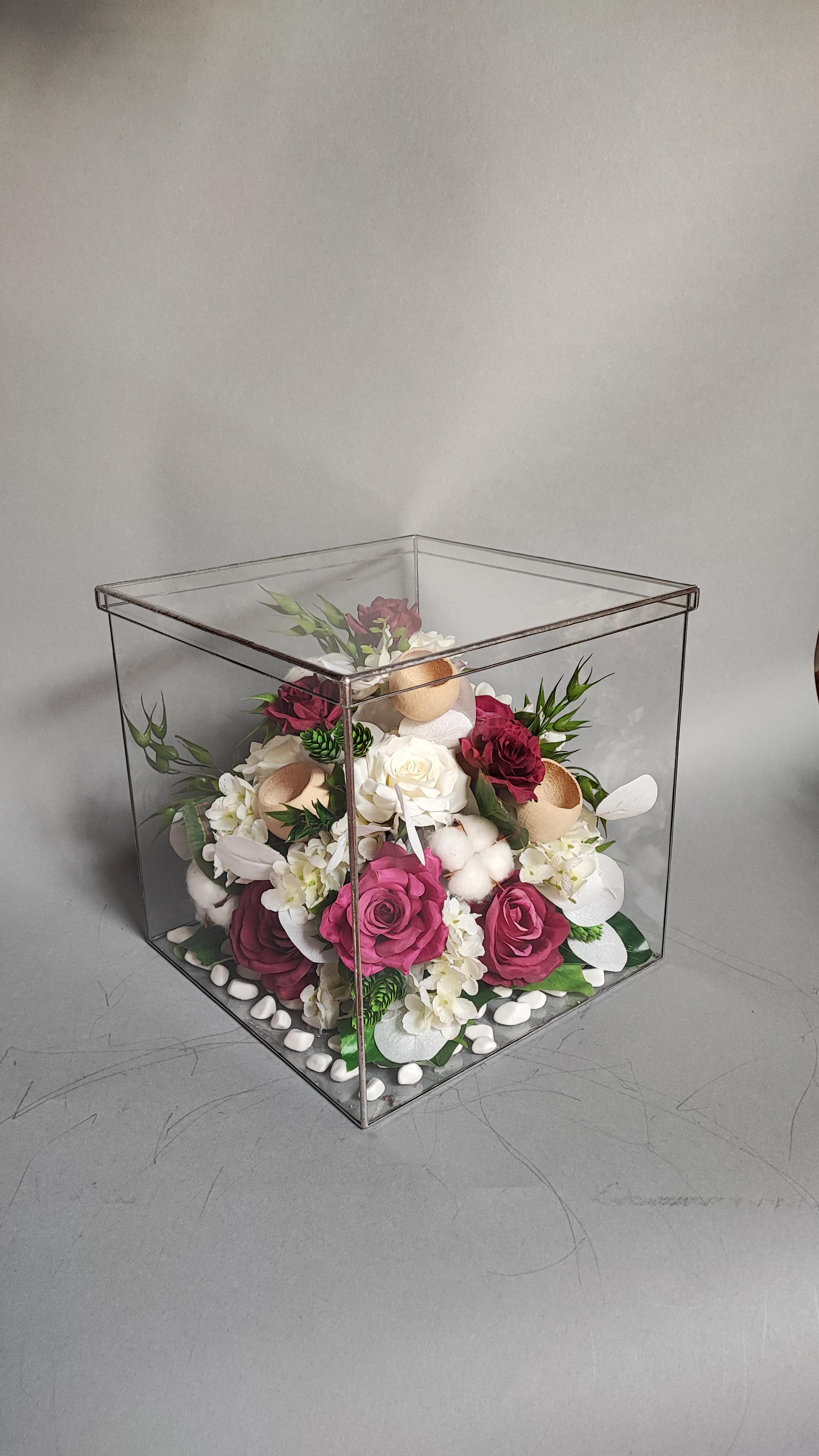 Искусственные цветы скорби траурные ритуальные под стеклом Навсегда в воспоминаниях куб 30х30х30 см