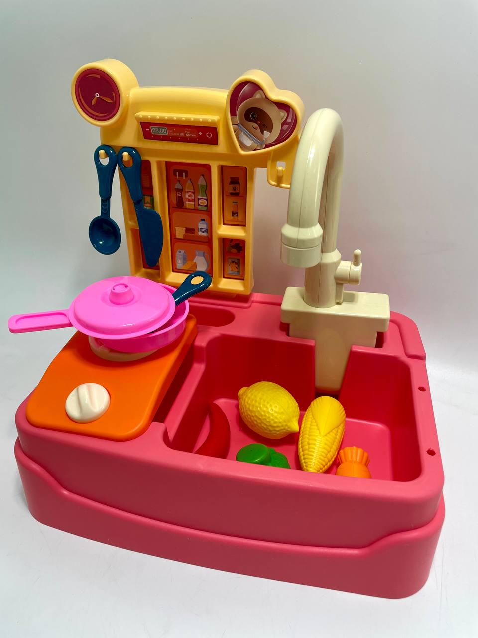 Мойка автоматическая подача воды/полочка/столовая утварь/муляжи пищи/плитка с трещоткой/наклейки/в коробке - фото 4 Мойка автоматическая подача воды/полочка/столовая утварь/муляжи пищи/плитка с трещоткой/наклейки/в коробке - фото 4