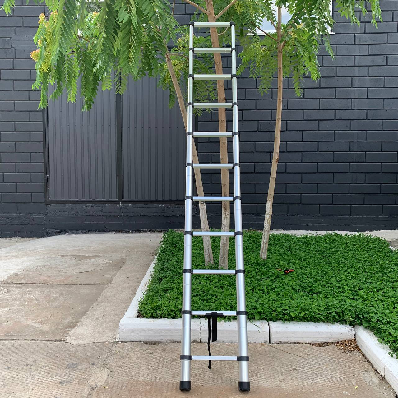 Лестница Техпром телескопическая алюминиевая на 11 ступеней - фото 7 Лестница Техпром телескопическая алюминиевая на 11 ступеней - фото 7