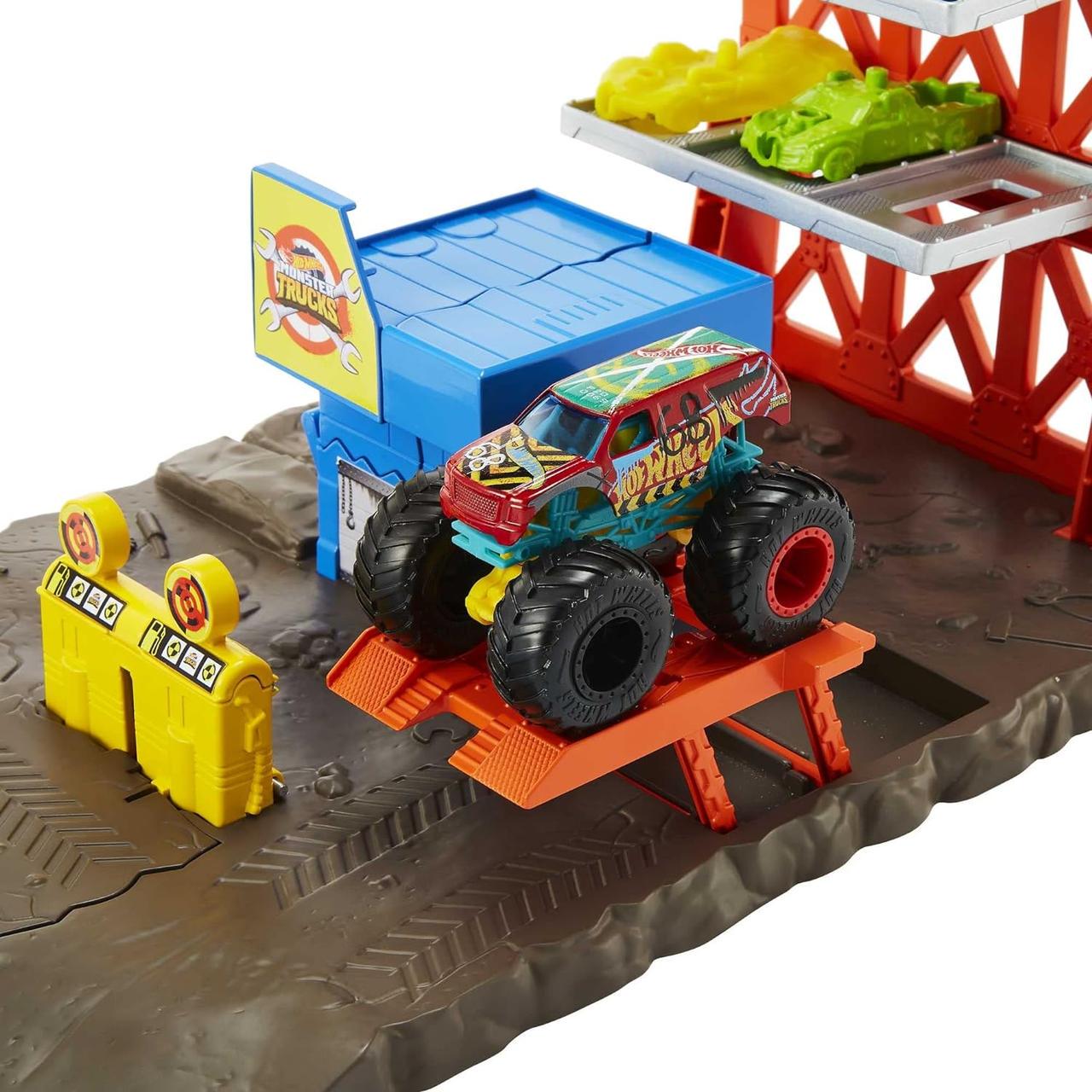 Іграшкова машинка Hot Wheels Monster Trucks Blast Station Playse Пригоди на станції (2046149157) - фото 4