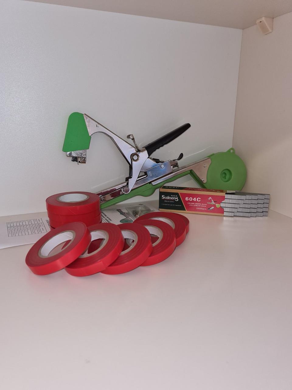 Набор для подвязки растений Tapetool Сречка 300 м 10 бабин и 10000 скоб - фото 3 Набор для подвязки растений Tapetool Сречка 300 м 10 бабин и 10000 скоб - фото 3