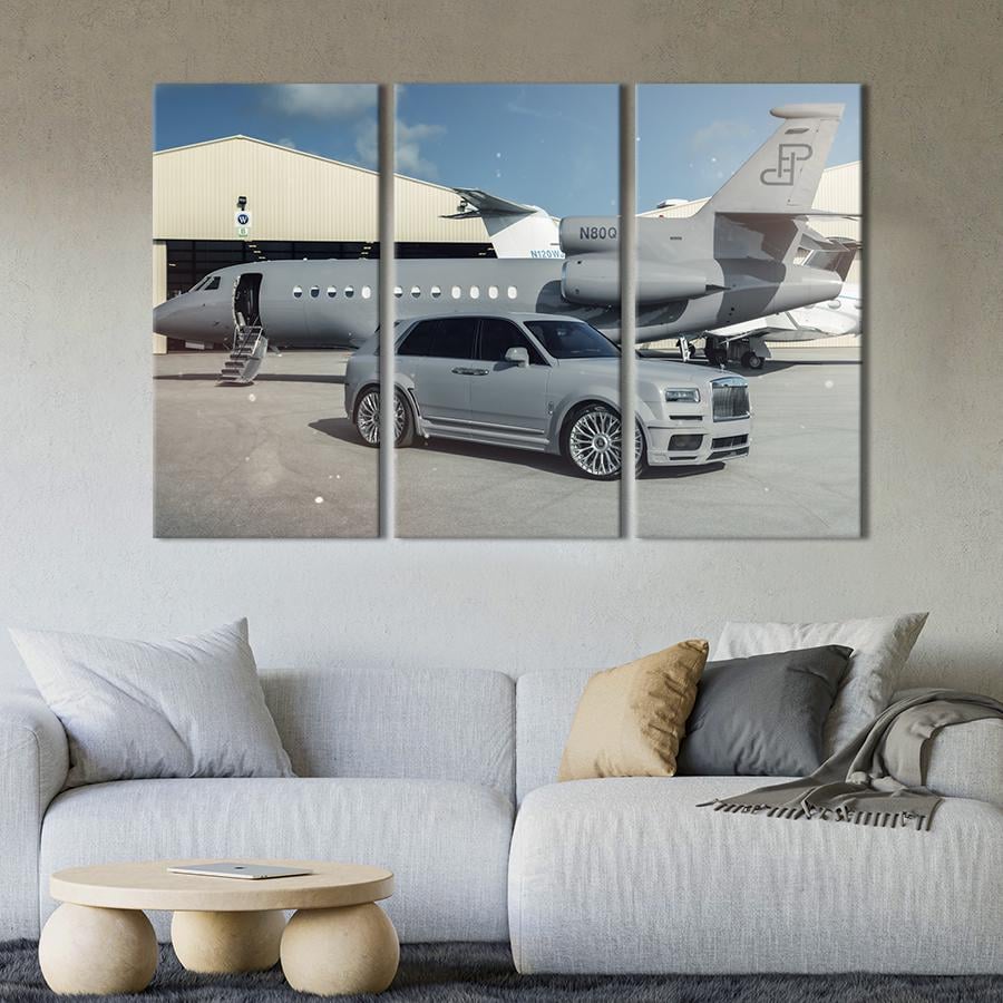 Картина на холсте триптих Серый автомобиль возле самолёта 156x100 см (1392-31)