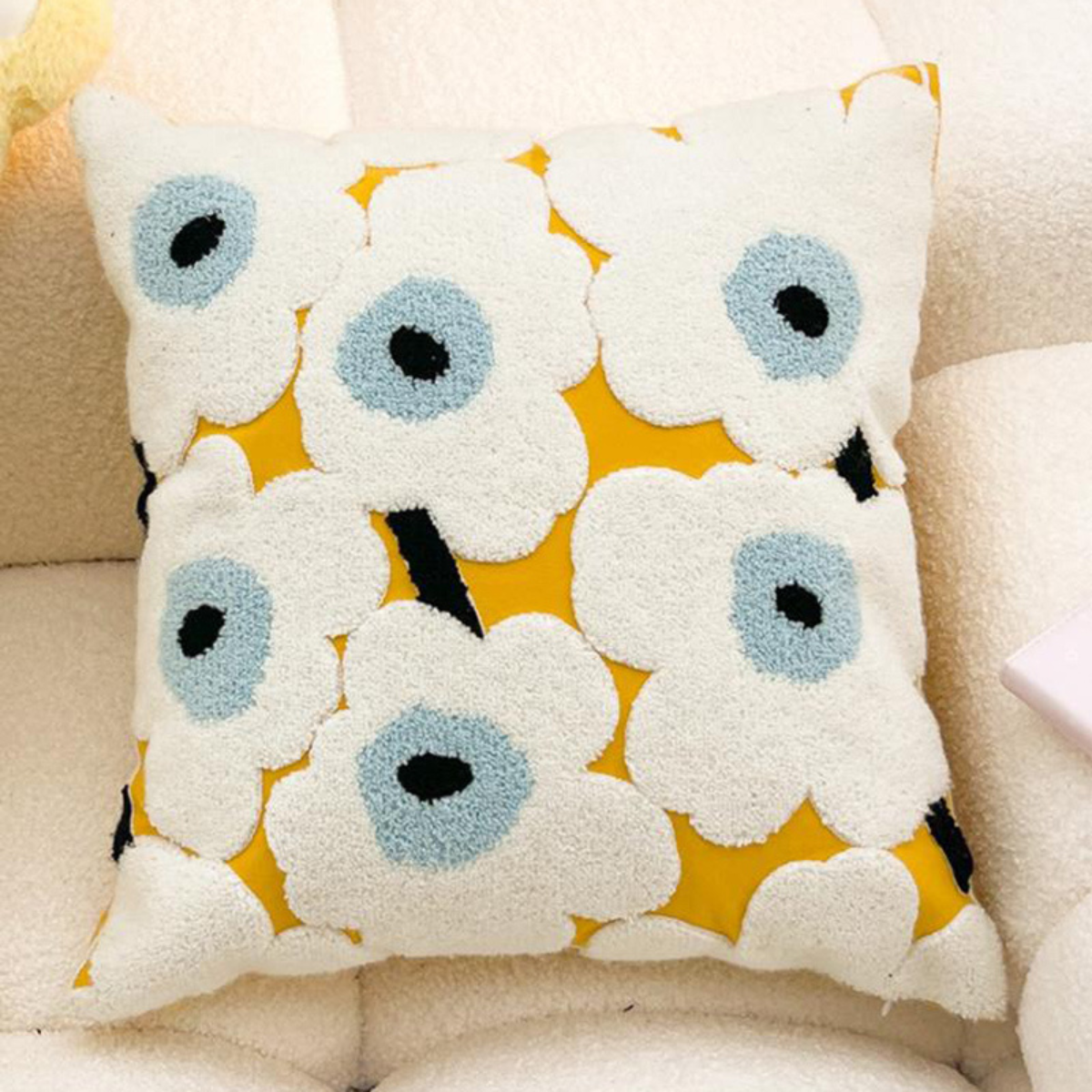 Наволочка декоративная хлопок с эффектным цветочным узором квадратная 45х45 см Желтый с белым (60076)