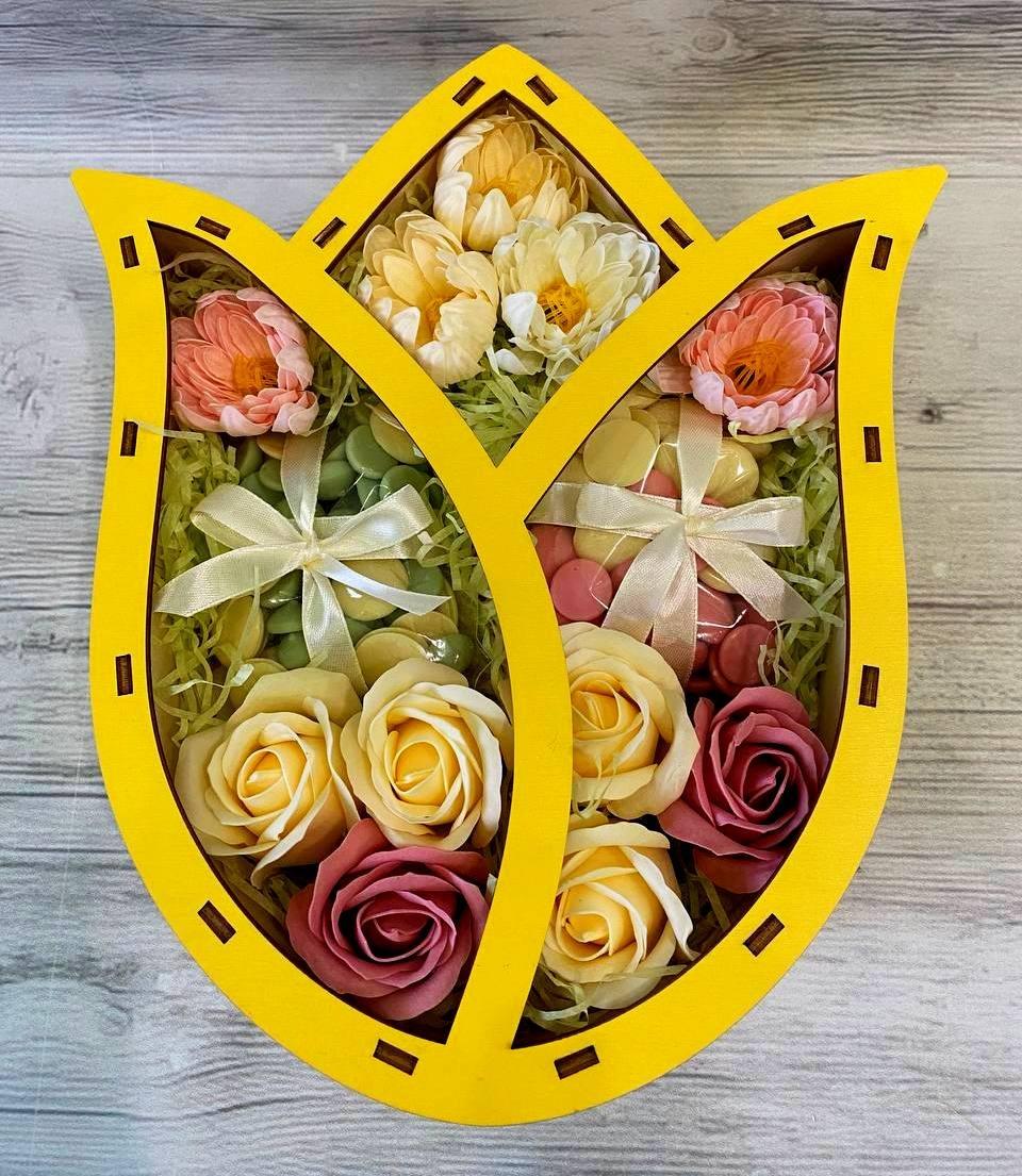 Подарочный набор сладостей Yellow Tulip