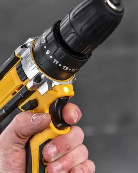 Шурупокрут акумуляторний DUKU з набором біт/свердел/інструментів і насадками в кейсі з 2-ма акумуляторами 24V 5Ah - фото 3 Шурупокрут акумуляторний DUKU з набором біт/свердел/інструментів і насадками в кейсі з 2-ма акумуляторами 24V 5Ah - фото 3