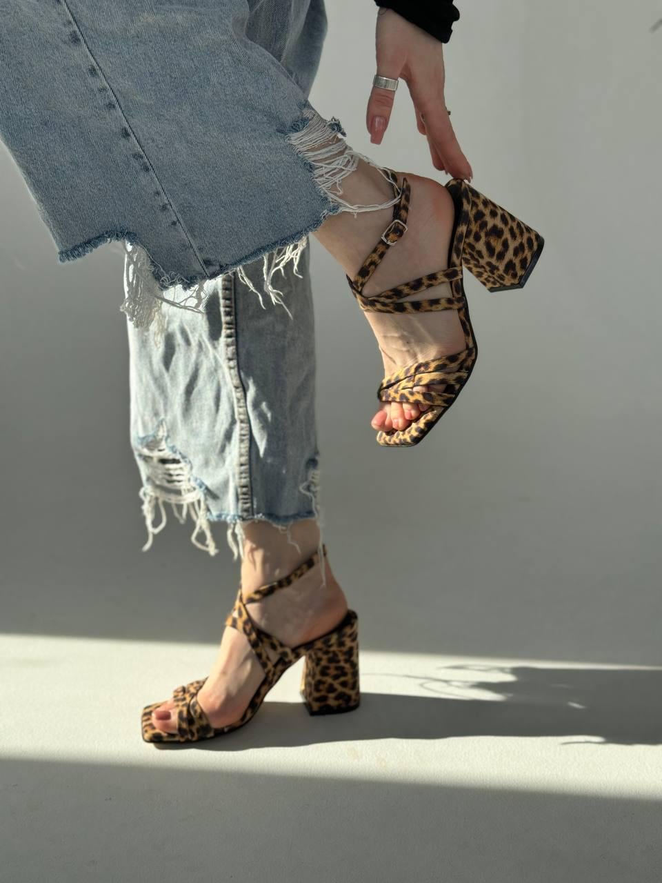 Босоніжки жіночі Maya Shoes р. 39 Леопардовий (2754/8/1) Босоніжки жіночі Maya Shoes р. 39 Леопардовий (2754/8/1)