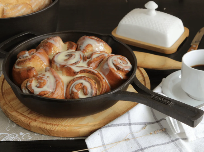 Сковорода-жаровня чугунная Brizoll monolith с литой ручкой та скляной крышкой 260х60 мм (M2660P-6) - фото 10