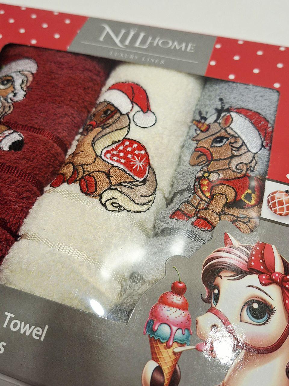 Набір новорічних серветок Різдвяні конячки для кухні 30х50 см 3 шт. (1767) - фото 3 Набір новорічних серветок Різдвяні конячки для кухні 30х50 см 3 шт. (1767) - фото 3