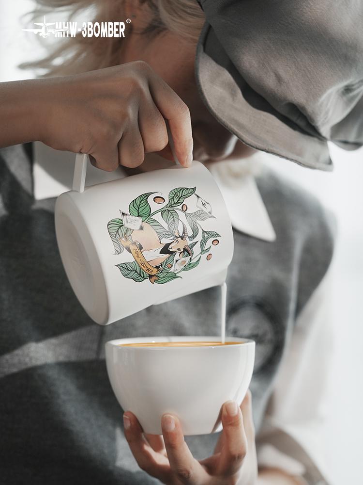 Питчер с ручкой для молока MHW-3BOMBER 5.0 6th Anniversary Limited Edition 500 мл (P5793) - фото 5 Питчер с ручкой для молока MHW-3BOMBER 5.0 6th Anniversary Limited Edition 500 мл (P5793) - фото 5