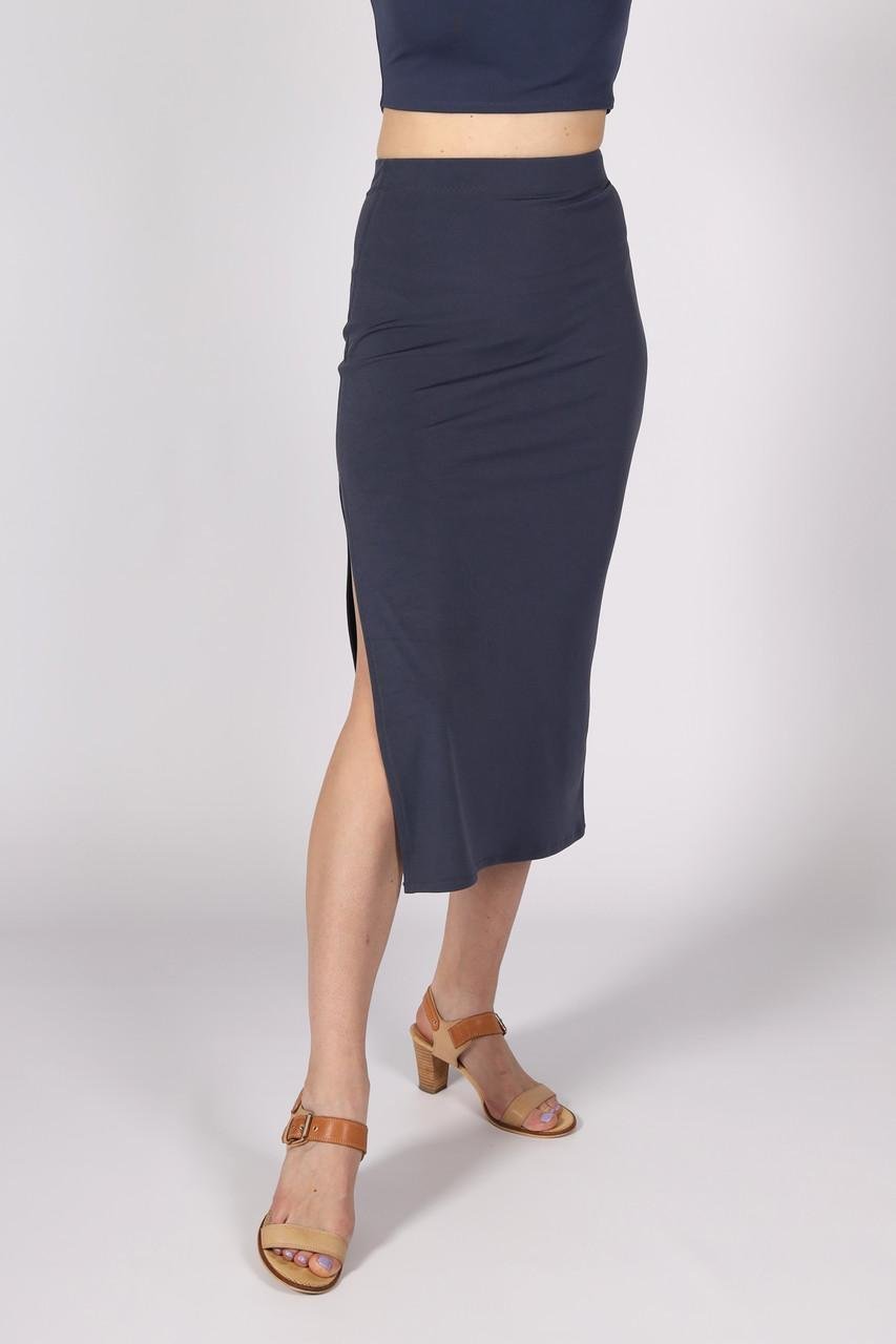Спідниця міді жіноча нижче коліна трикотажна з розрізом збоку однотонна р. 54 Графітовий (2495211020) - фото 2 Спідниця міді жіноча нижче коліна трикотажна з розрізом збоку однотонна р. 54 Графітовий (2495211020) - фото 2