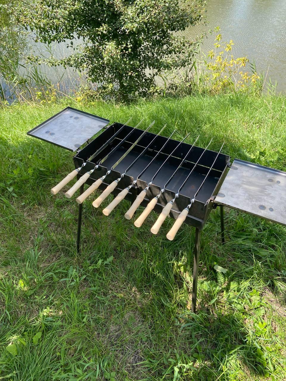 Мангал-валіза з двома столиками 3 мм на 9 шампурів