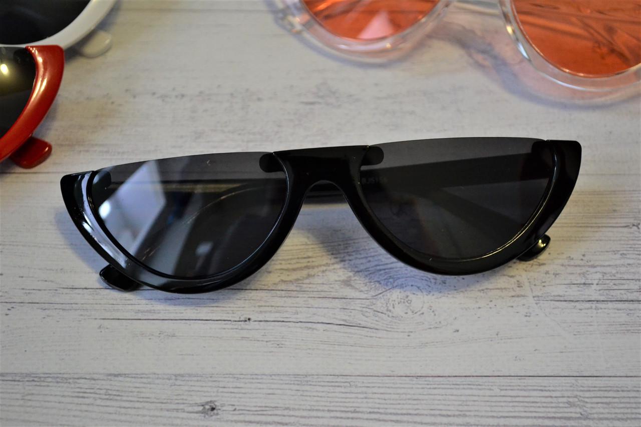 Солнцезащитные очки стильные с обрезанной оправой Черный