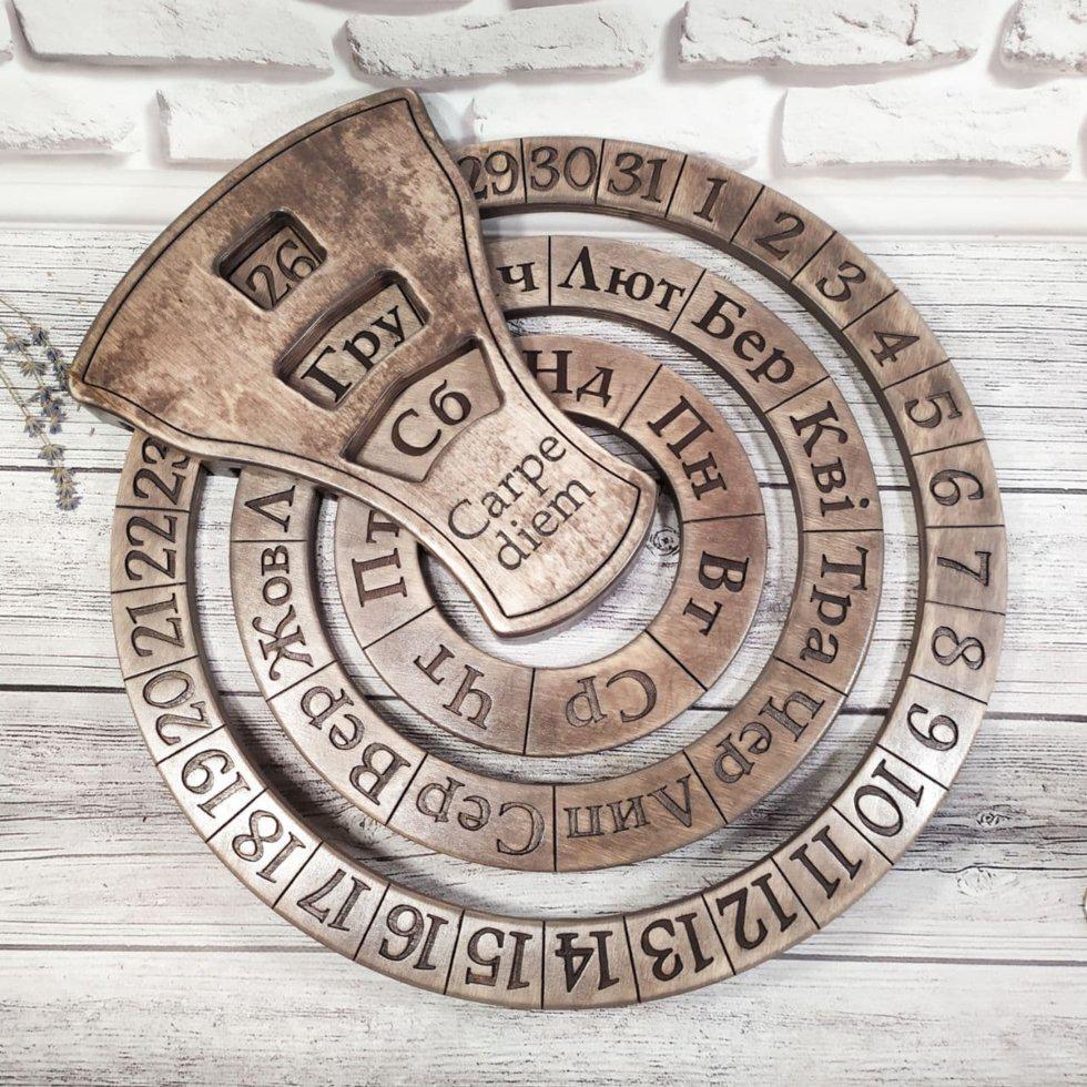 Деревянный вечный календарь ручной работы 30 см (20565-Нов)