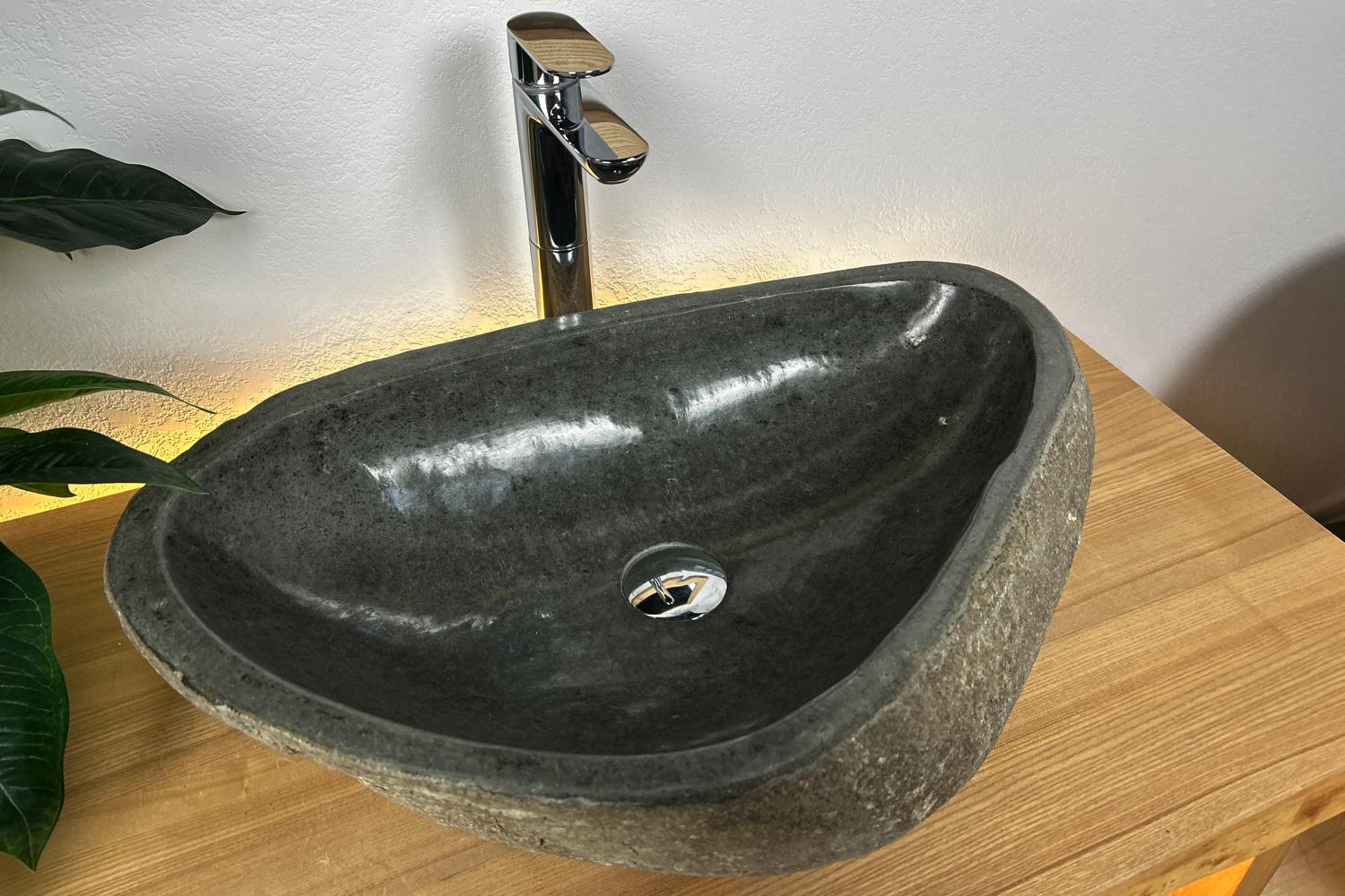 Умывальник Меранти из натурального речного камня 59x37 см (24993730)