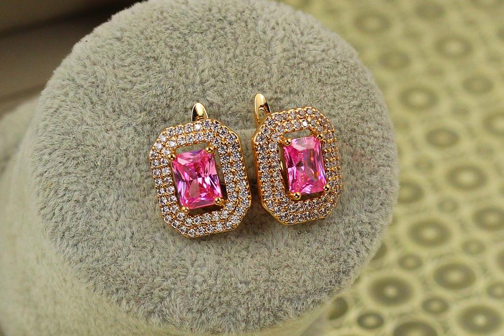 Серьги Xuping Jewelry эхо с розовым камнем 1,7 см Золотистый (26286515)
