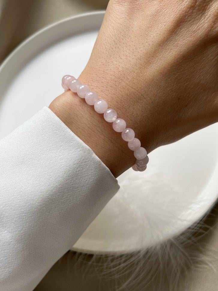 Браслет із дрібних намистин рожевого кварцу (5179)
