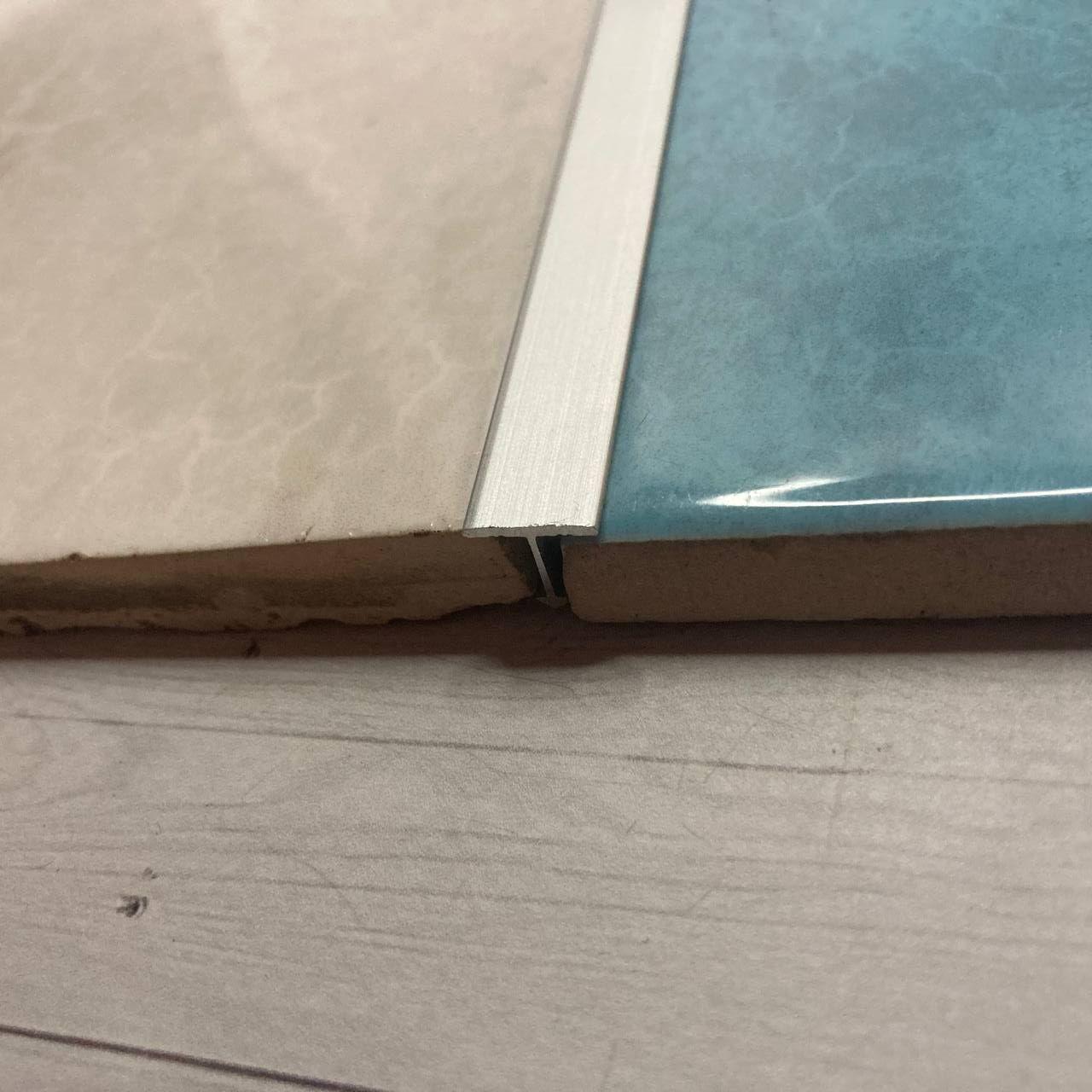 Т-профиль для плитки АТ 10 алюминиевый анод 2,7 м Серебристый (3АТ10271) - фото 3 Т-профиль для плитки АТ 10 алюминиевый анод 2,7 м Серебристый (3АТ10271) - фото 3