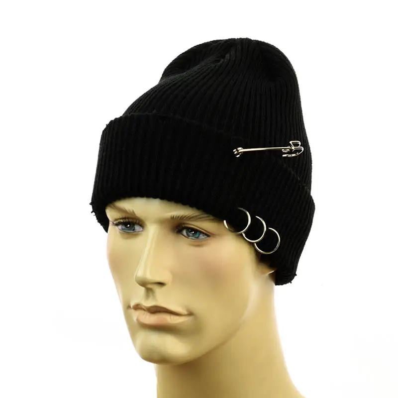 Шапка-бини Рвана с кольцами и шпилькой Черный