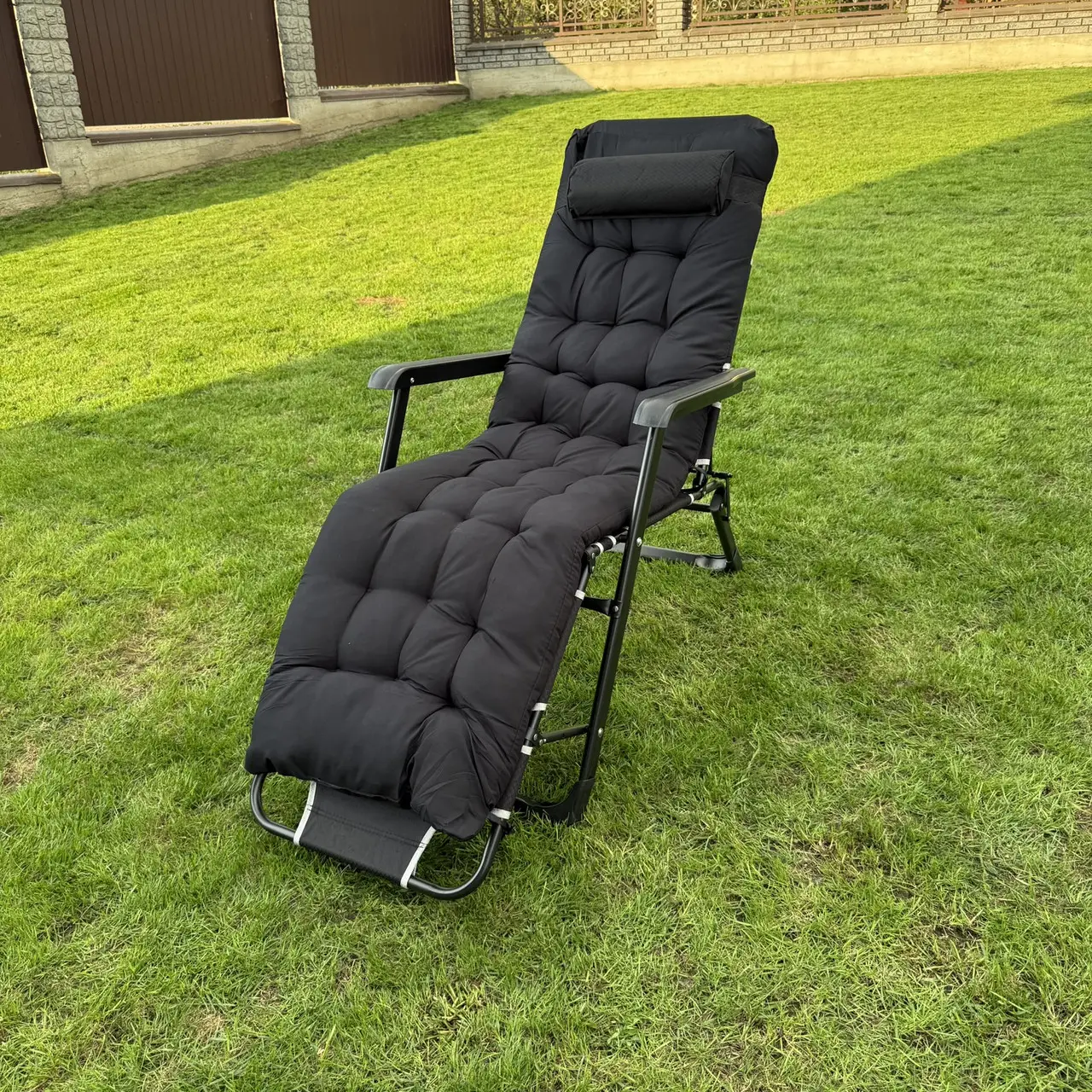 Шезлонг садовый тканевый с матрасом Garden Черный - фото 1