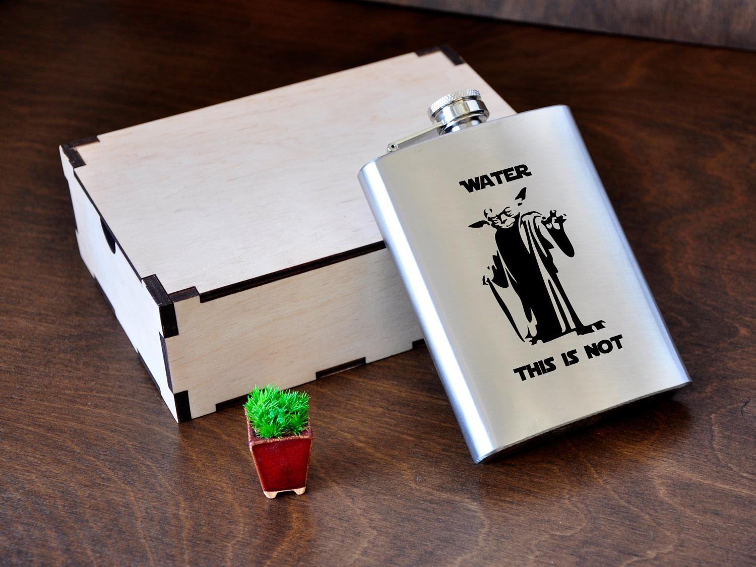 Металлическая фляга WoodPresentStudio Йода для алкоголя в деревянной коробке 240 мл