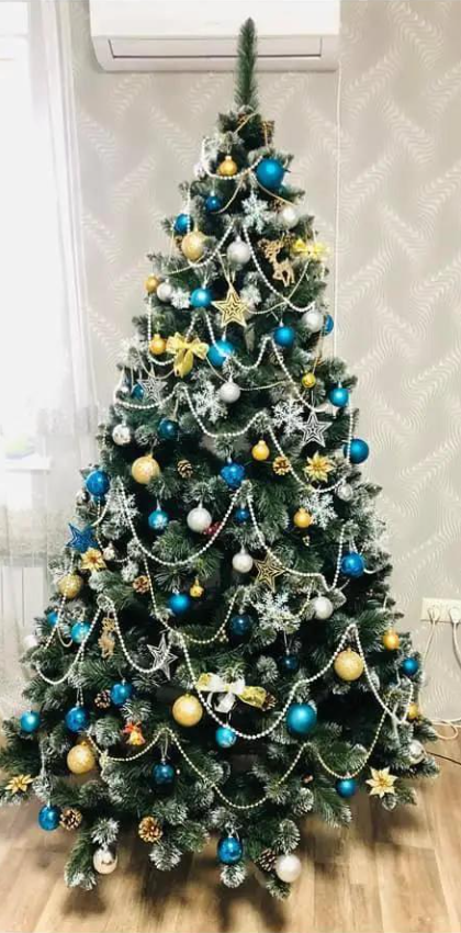 Штучна ялинка Кармен з ПВХ з шишками/перлами 1,80 м Темно-зелений/Білий/Золотий (NYT15313) - фото 7 Штучна ялинка Кармен з ПВХ з шишками/перлами 1,80 м Темно-зелений/Білий/Золотий (NYT15313) - фото 7