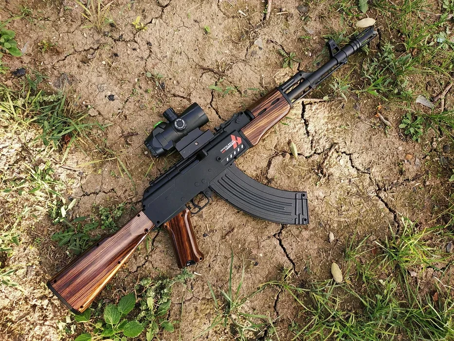 Автомат игрушечный Орбиган AK-47 на орбизах 80 см аккумуляторный и 10000 орбизов Коричневый с черным - фото 5 Автомат игрушечный Орбиган AK-47 на орбизах 80 см аккумуляторный и 10000 орбизов Коричневый с черным - фото 5