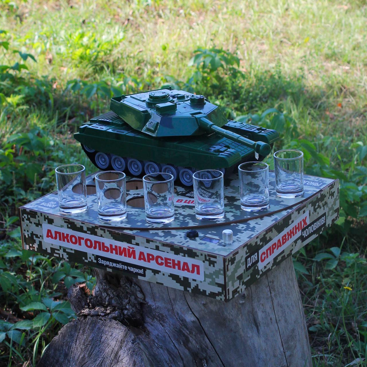 Наливатор ТАНК з печаткою на 6 чарок Зелений (SP86795) - фото 2 Наливатор ТАНК з печаткою на 6 чарок Зелений (SP86795) - фото 2