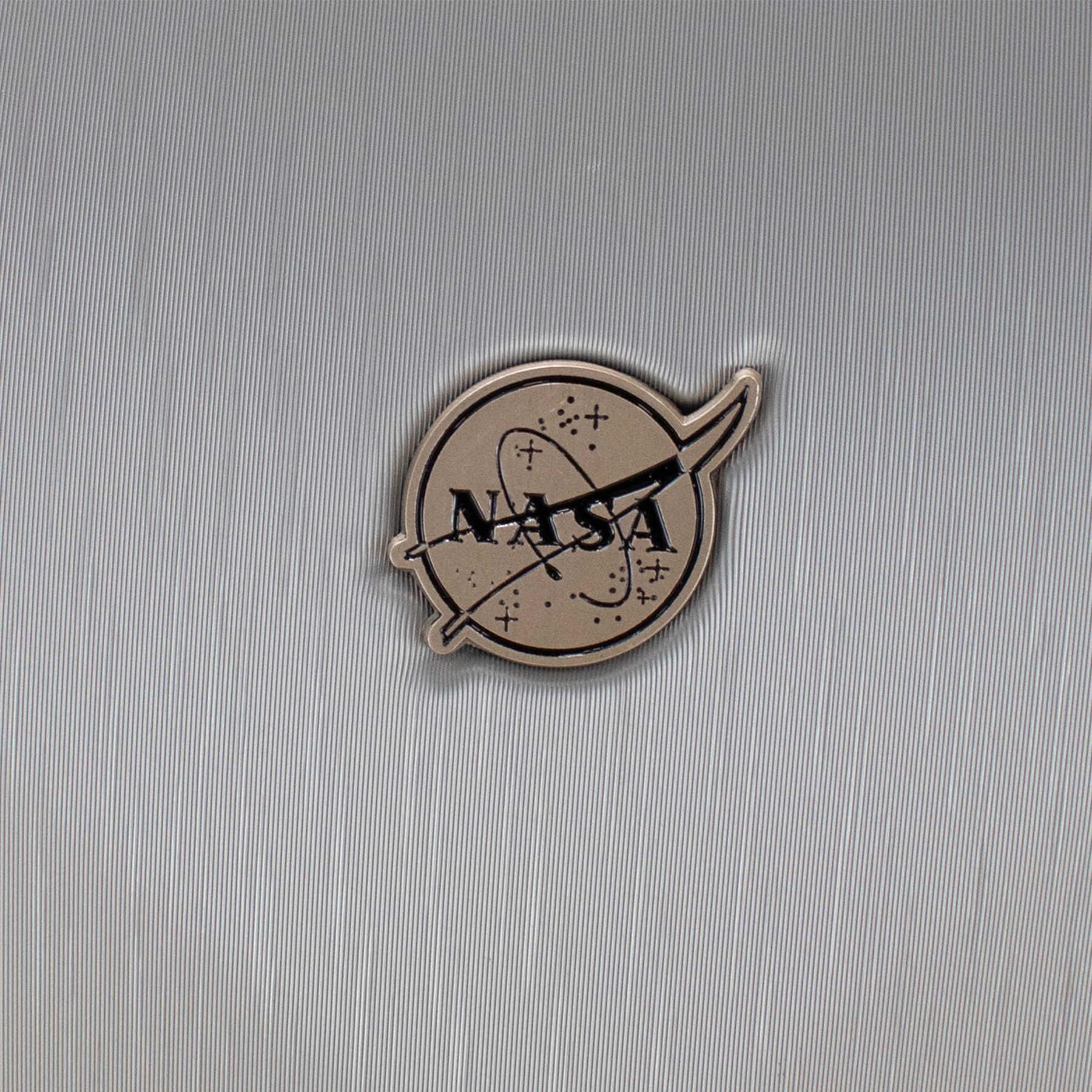 Чемодан имел ручную кладь SEMI LINE 20" NASA ABS-пластик S Серебряный (T5797-1) - фото 7