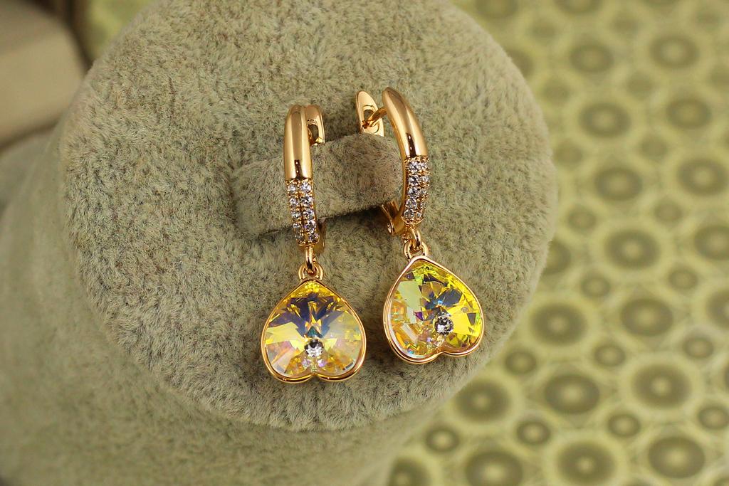 Серьги подвески Xuping Jewelry перевернутые Сваровские сердечки желтые хамелеон 3 см Золотистый (34781084)