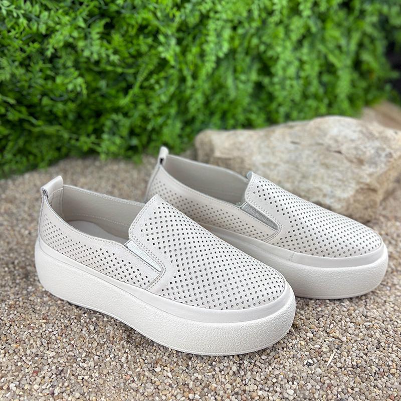 Лофери жіночі шкіряні Е-0010152-2 з імітацією перфорації р. 38 24,5 см Бежевий (25330905) - фото 3 Лофери жіночі шкіряні Е-0010152-2 з імітацією перфорації р. 38 24,5 см Бежевий (25330905) - фото 3