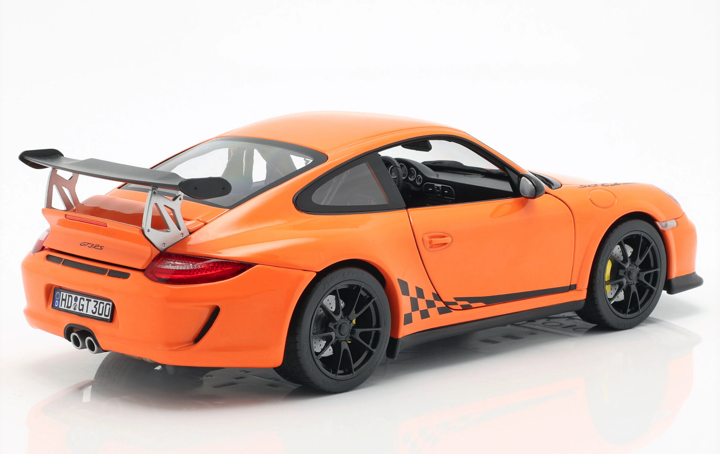 Модель автомобиля Norev 1:18 Porsche 911 997 GT3 RS Orange (187562) - фото 5 Модель автомобиля Norev 1:18 Porsche 911 997 GT3 RS Orange (187562) - фото 5