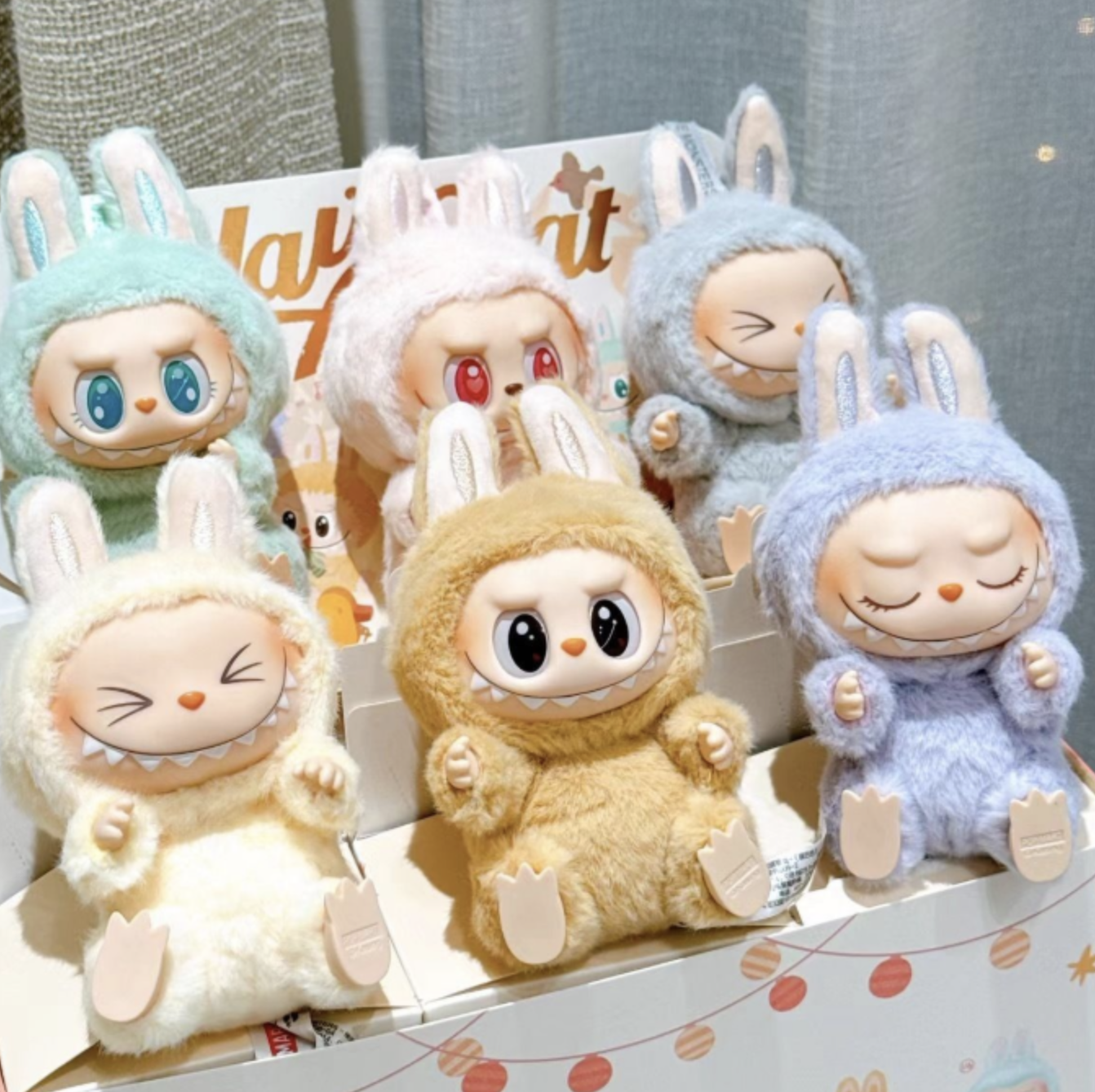 Іграшка-брелок Pop Mart Labubu Art The Monsters м'яка плюшева на рюкзак 17 см - фото 4 Іграшка-брелок Pop Mart Labubu Art The Monsters м'яка плюшева на рюкзак 17 см - фото 4