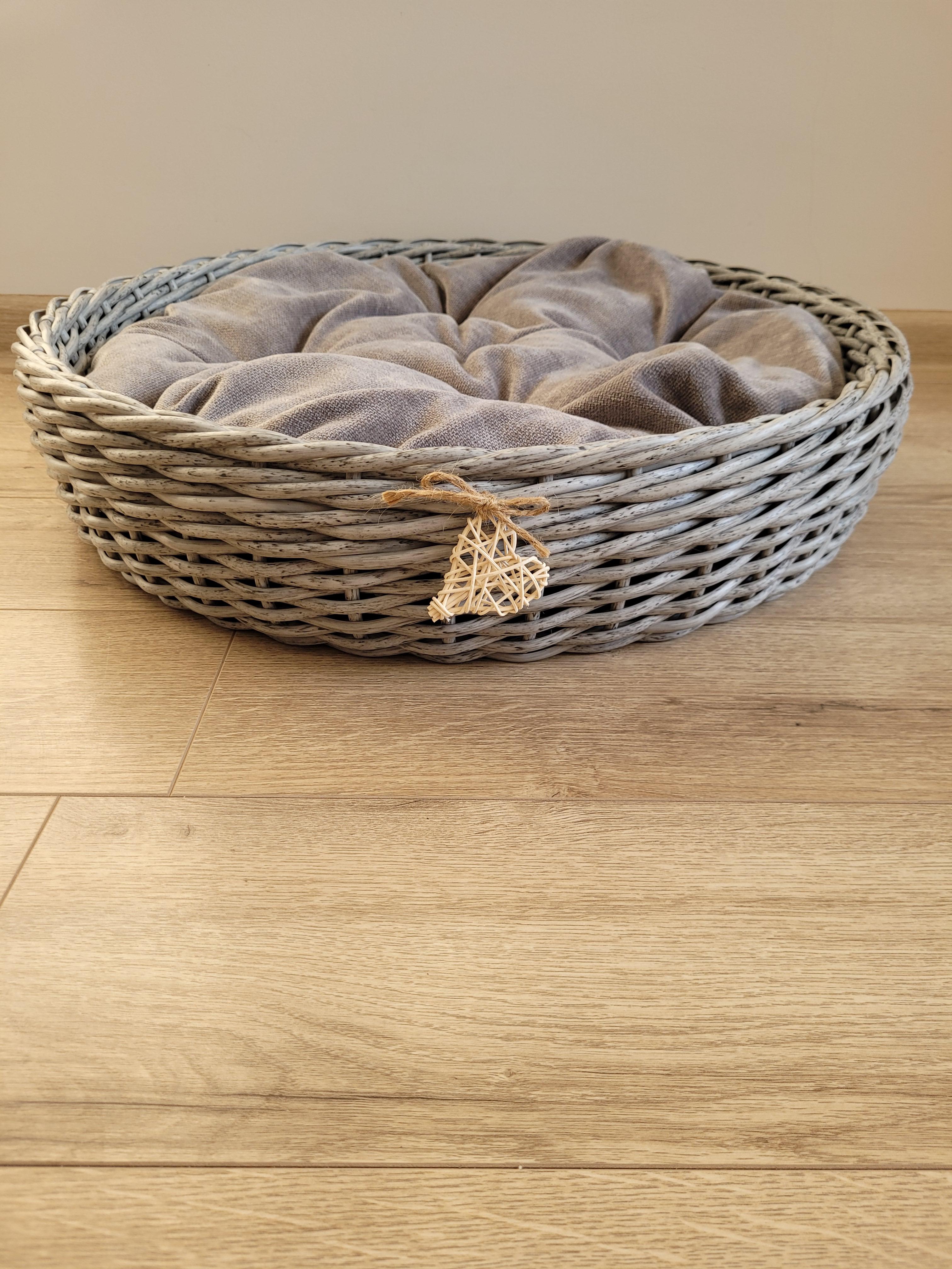 Лежак для тварин із штучного ротангу ручної роботи M Срібно-сірий (331003) - фото 2 Лежак для тварин із штучного ротангу ручної роботи M Срібно-сірий (331003) - фото 2